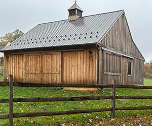gambrel barn construction in Lancaster, PA