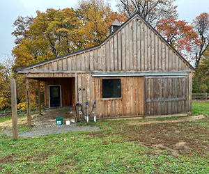 gambrel barn construction in Lancaster, PA