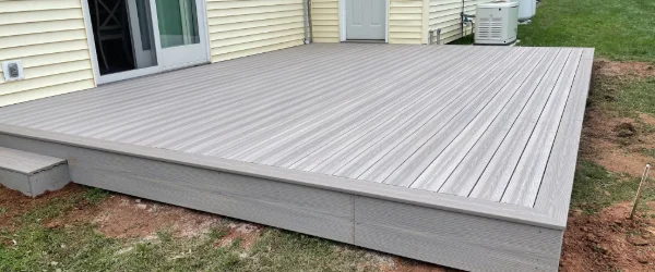 A new Amish-built residential deck in Broomall, PA